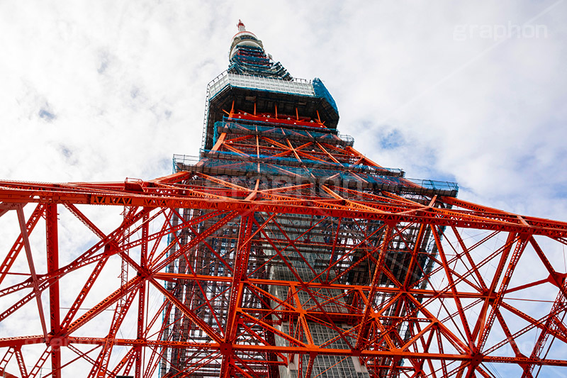 東京タワー真下,真下,見上げ,見上げる,鉄骨,鉄網,金網,真っ赤,とうきょうタワー,Tokyo Tower,港区,下から,迫力,圧巻,工事中,フルサイズ撮影,東京タワー