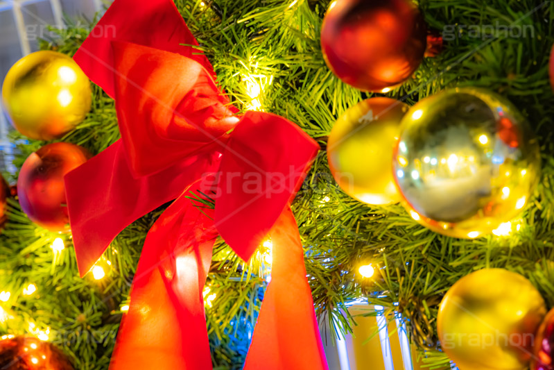 クリスマスオーナメント,リース,オーナメント,ボール,リボン,イルミネーション,イルミ,電飾,電球,発光ダイオード,冬,キラキラ,綺麗,きれい,キレイ,煌,輝,デート,クリスマス,飾り,デコレーション,イベント,LED,CHRISTMAS,Xmas,ornament,illumination,ribbon,フルサイズ撮影