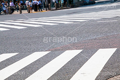 横断歩道,都会,都心,東京,街角,街角スナップ,人々,渡る,歩く,通勤,通学,足,人物,ビジネス,仕事,business