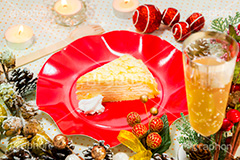 クリスマススイーツ,スイーツ,デザート,ケーキ,ミルフィーユ,層,クリスマスパーティー,クリスマス,パーティー,millefeuille,dessert,cake,CHRISTMAS,party,オーナメント,wine,dinner,スパークリングワイン,ワイン,ディナー,キラキラ,泡,乾杯,キャンドル,candle,winter,冬