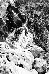 滝,モノクロ,白黒,しろくろ,モノクローム,単色画,単彩画,単色,静岡県,宇嶺の滝