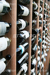 ワイン,wine,アルコール,ボトル,ワインボトル,ビン,空き瓶,ビン,瓶,ぶどう酒,葡萄酒,オシャレ,おしゃれ,並,たくさん,大量,飲む,飲み物,飲料,お酒,酒
