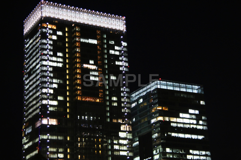 丸の内ビル群,ビル,ビル群,ビジネス街,オフィスビル,丸の内,Tokyo Station City,夜,ライトアップ,building,office