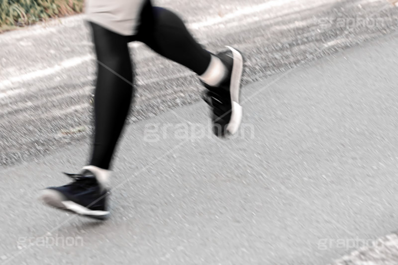 ランナー,ランニング,ジョギング,マラソン,走る,運動,ダイエット,足,スニーカー,シューズ,スピード,スポーツ,距離,人物,街角,街角スナップ,running,sports,フルサイズ撮影