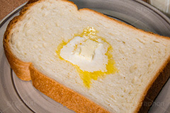 バタートースト,トースト,パン,bread,toast,butter,breakfast,バター,食パン,朝食,ブレックファースト,溶け,焼,炭水化物
