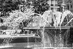 和田倉噴水公園,モノクロ,白黒,しろくろ,モノクローム,単色画,単彩画,単色