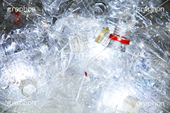 ペットボトル,ボトル,リサイクル,ゴミ,ごみ,プラスチック,分別,大量,たくさん,容器,掃除,清掃,bottles