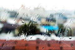 雨の日,雨,あめ,梅雨,つゆ,水滴,雨粒,小雨,rain,レイン,窓,濡れ,水しぶき,横殴り