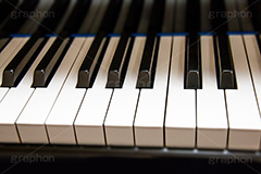 鍵盤,ピアノ,ぴあの,楽器,音楽,演奏,レッスン,コンサート,piano,曲,弾,白黒,弾いてみた,演奏してみた,ミュージック,連番,伴奏,音色,作曲,メロディ,melody,music,concert