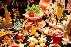 クリスマスパーティー,クリスマス,パーティー,CHRISTMAS,party,cake,chocolate,wine,dessert,winter,star,tree,illumination,Merry Christmas,メリークリスマス,イルミネーション,サンタ,サンタクロース,ツリー,クリスマスツリー,オーナメント,ケーキ,チョコレート,チョコ,スパークリングワイン,ワイン,松ぼっくり,スイーツ,デザート,冬,星,スター,靴下,スノードーム,フルーツケーキ,カップケーキ,いちご,イチゴ,苺,フルサイズ撮影