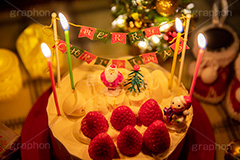 クリスマスケーキ,ケーキ,クリスマスパーティー,クリスマス,パーティー,生クリーム,クリーム,冬,オーナメント,サンタ,サンタクロース,いちご,イチゴ,苺,CHRISTMAS,party,winter,cake,cream,Santa,strawberry,フルサイズ撮影