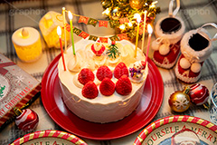 クリスマスケーキ,ケーキ,クリスマスパーティー,クリスマス,パーティー,生クリーム,クリーム,冬,オーナメント,サンタ,サンタクロース,いちご,イチゴ,苺,靴下,CHRISTMAS,party,winter,cake,cream,Santa,strawberry,フルサイズ撮影
