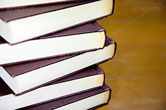 積まれた本,本,辞書,辞典,百科事典,積む,書籍,読む,読書,book,フルサイズ撮影