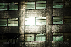 太陽が反射するビル,太陽,反射,逆光,ビル,ビジネス街,オフィスビル,かっこいい,クール,怪しい,cool,building,office,sun,フルサイズ撮影