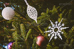 クリスマスオーナメント,クリスマスツリー,冬,クリスマス,飾り,デコレーション,イベント,オーナメント,ボール,もみの木,モミの木,雪の結晶,結晶,CHRISTMAS,Xmas,ornament,tree,フルサイズ撮影