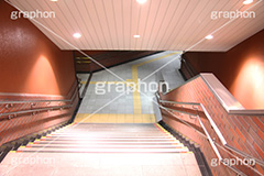 地下鉄階段,階段,地下鉄,赤レンガの壁,上がる,上る,下る,下がる,駅,station