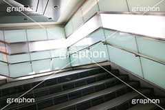 地下鉄階段,階段,地下鉄,ガラス張りの壁,上がる,上る,下る,下がる,駅,station
